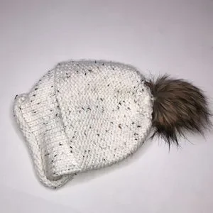Lizette New York | Accessories | Lizette New York Pom Pom  display picture 2
